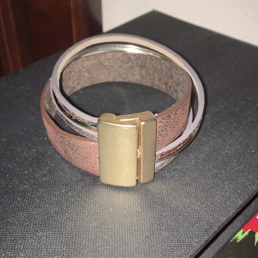 Bracelet,  leather with magnetic lock, like new